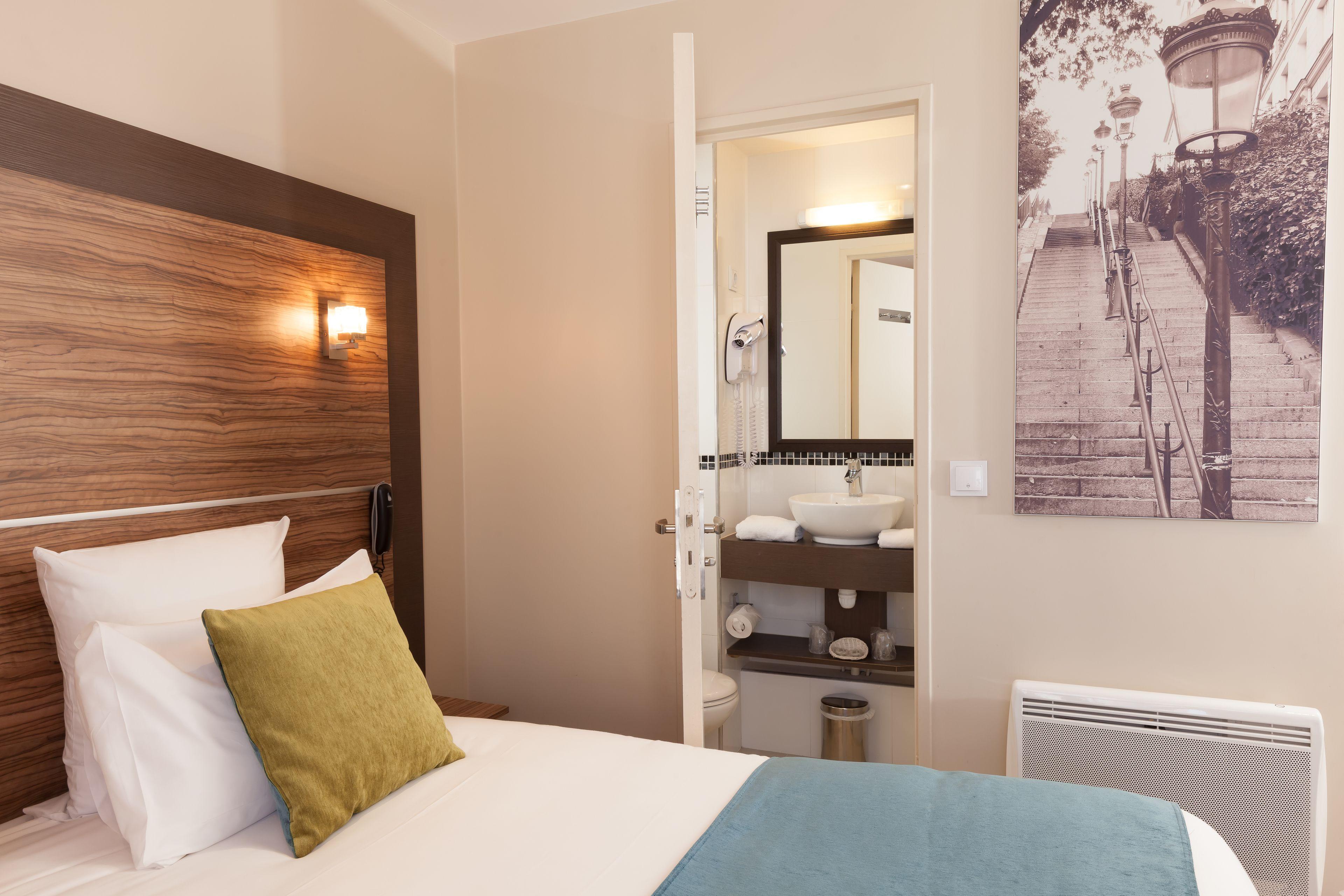 Apolonia Montmartre; Sure Collection By Western Hotel 3*