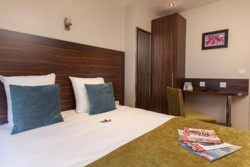 Apolonia Montmartre; Sure Collection By Western 3* Parigi